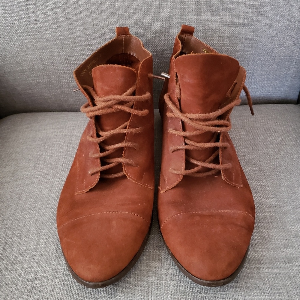 Vintage Connie Lace up Leather Bootie